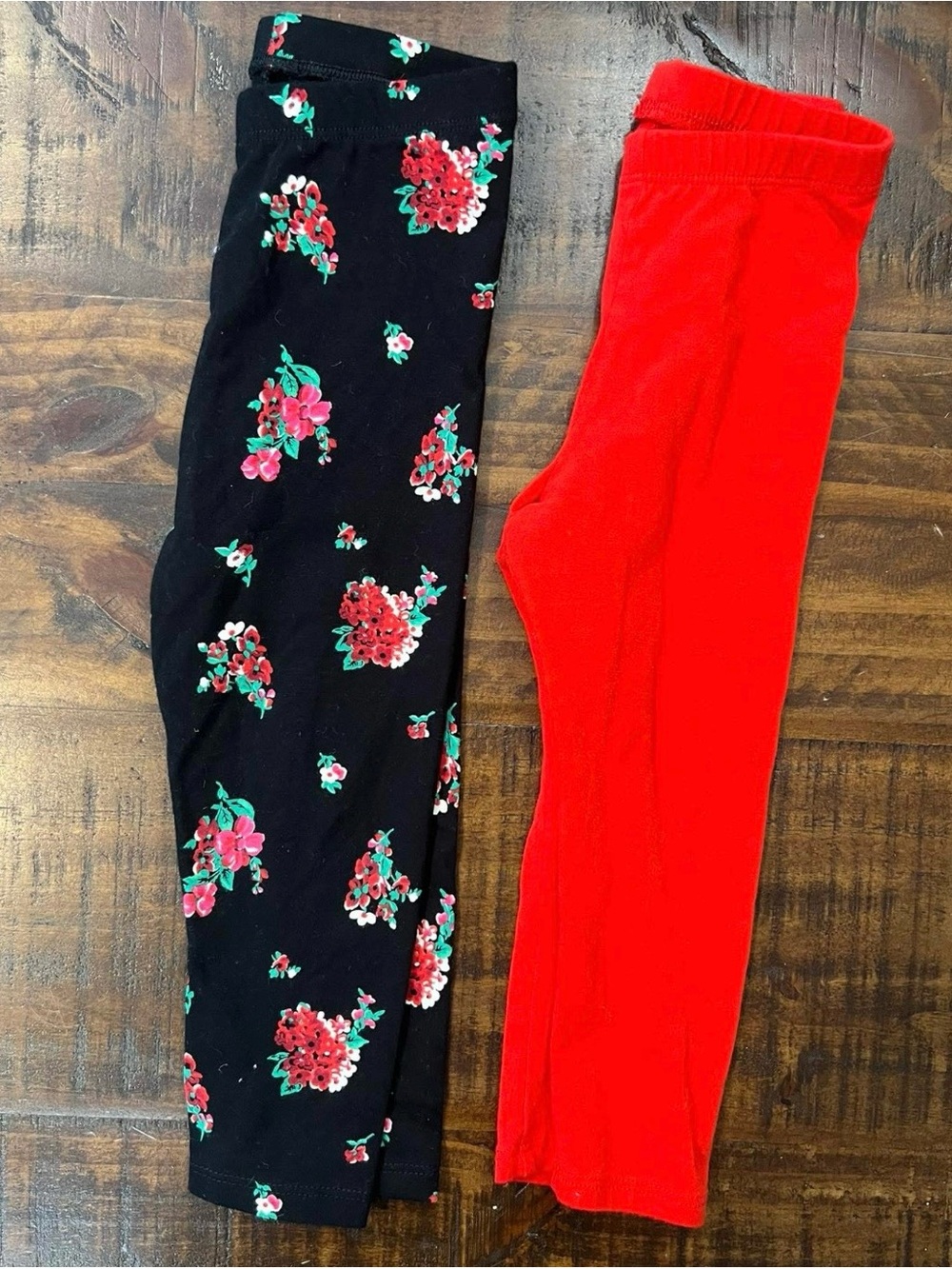 6 pair of 2T leggings & pants - patterns & Solid color Leggings/pants